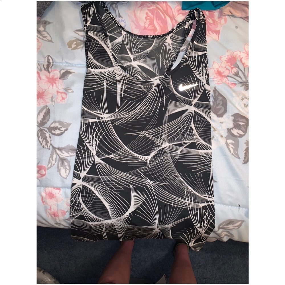 🎉 HOST PICK 🎉 Brand new Nike women’s tank top - size XS